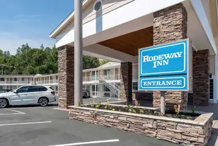 Rodeway Inn - 15