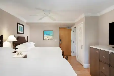 Pier House Resort & Spa - 3