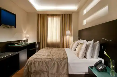 O&B Athens Boutique - 80