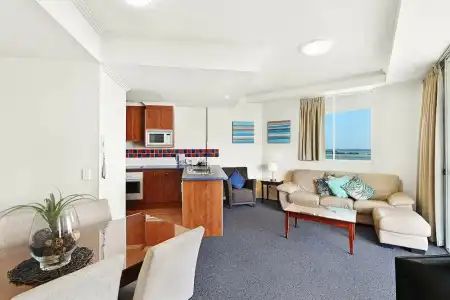 Crystal Bay on the Broadwater - 290