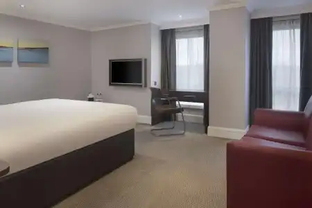 DoubleTree by Hilton Bristol City Centre - 49