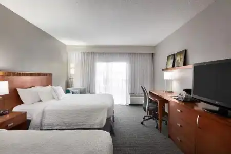 Courtyard by Marriott Fort Myers Cape Coral - 42