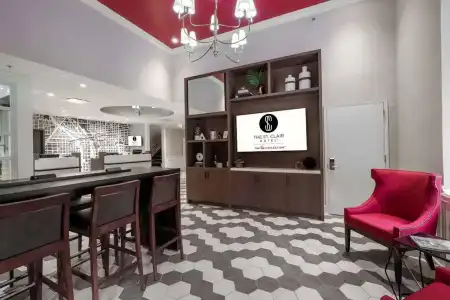 Saint Clair- Magnificent Mile - 20