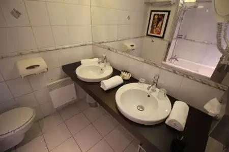 Hôtel Saint Christophe Aix en Provence Centre Ville - 87