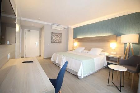 Puerta del Mar - Adults Recommended - 40