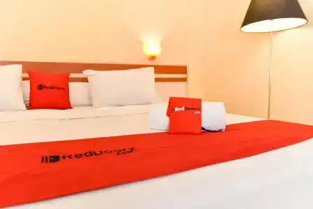 RedDoorz Plus near Mall Bali Galeria 2 (ex. Sylvia Bali Suite Residence) - 12