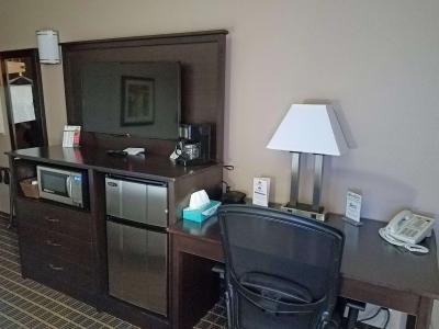 Americas Best Value Inn and Suites Bismarck - 35