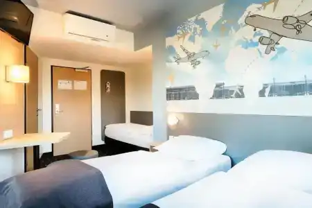 Moxy Berlin Airport - 47