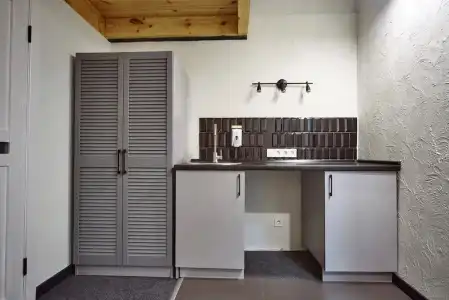 Mezzanine White - 17