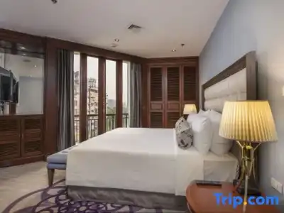 Chatrium Royal Lake Yangon - 255