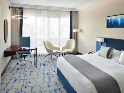 Mövenpick & Apartments Bur Dubai - 53