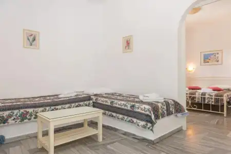 Christiana - 102