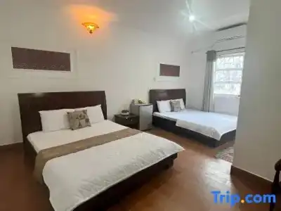 Nhật Vân 2 - 12