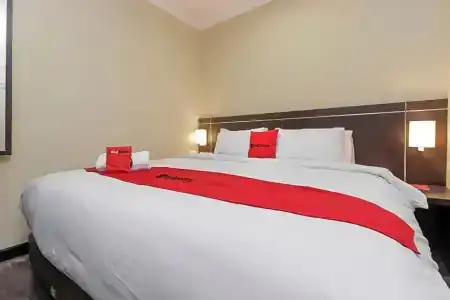 RedDoorz Plus @ Thamrin - 23