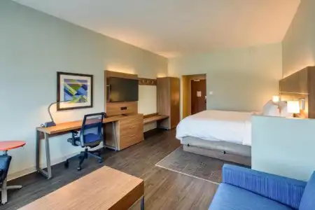 Holiday Inn Express & Suites Charlotte - South End by IHG - 83