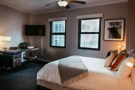 Tremont by SB at Chicago Magnificent Mile - 27