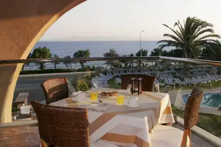 Oceanis Beach - 28