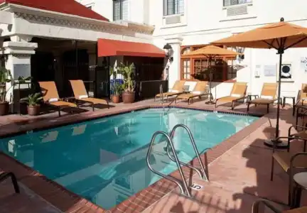 Courtyard by Marriott Old Town - 20