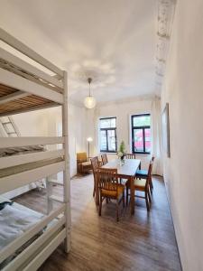 Lollis Homestay - Hostel - 92