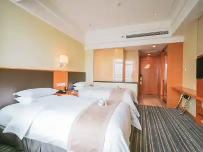 Ramada Plaza by Wyndham Shanghai Pudong Airport - 3