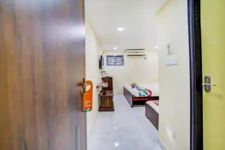 Ghosh Villa Guest House by FabHotels - 10