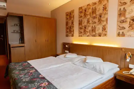 Max Inn - 5