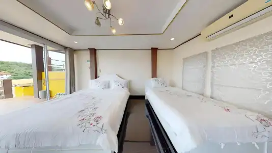 Yellow House Koh Sichang - 25
