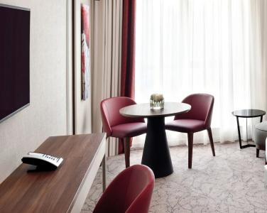 Mövenpick Apartments Downtown Dubai - 14