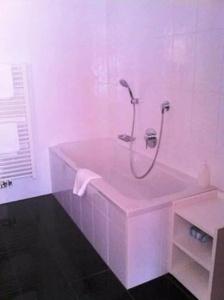 Alpenlove - Adult Spa - 72