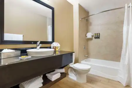 Best Western Plus Oceanside Palms - 9