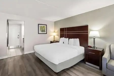 Best Western Luxbury Inn Fort Wayne - 2
