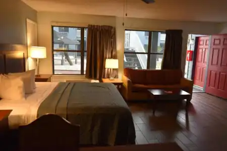 Econo Lodge Inn & Suites Fulton - Rockport - 80