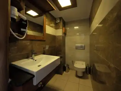 Otel Azmakhan - 37