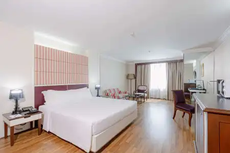 Golden Tulip Sovereign Bangkok - 47