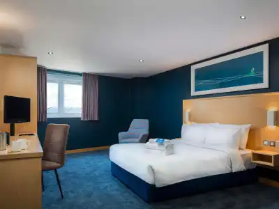 Travelodge London Park Royal - 36
