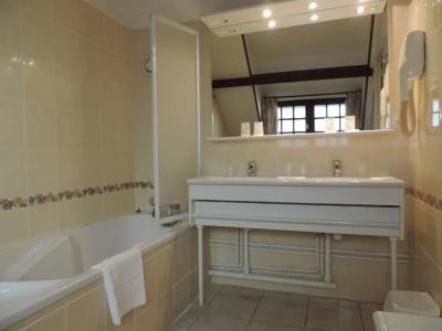 Hôtel le Chantilly - 52