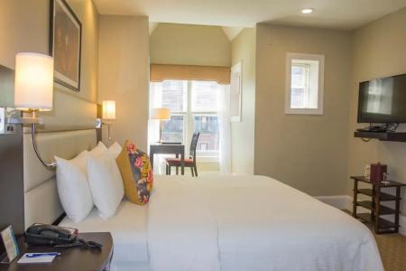 Maverick Suites at 245 Newbury St - 21