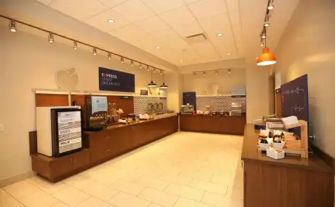Holiday Inn Express & Suites Charlotte - South End by IHG - 18