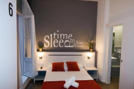 Hostal Live Barcelona - 49