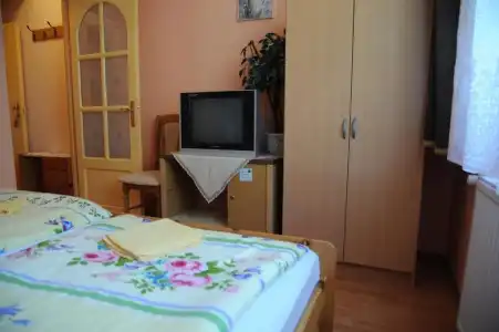Aranykorona-tterem  Stl Pince - 16
