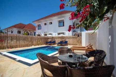 Sunny Palms Beach Bungalows - 70