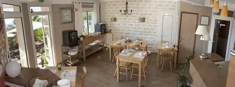 Hôtel Almanarre Plage - 18