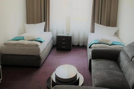 Check Inn Merseburg - 38