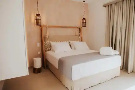 Elia Boutique - 1