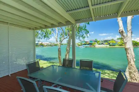 Noosa Entrance Waterfront Resort - 6