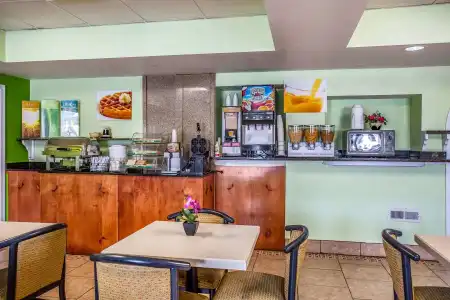 Quality Inn Bowling Green South - 20