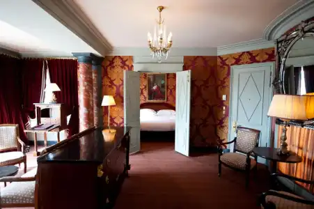 L'Hotel - 46