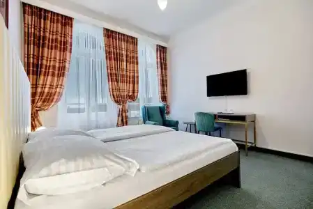 Maxim - 32