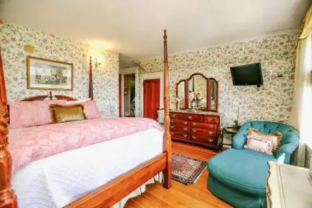 Wilburton Inn - 120
