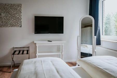 Robrooks Garni - 33